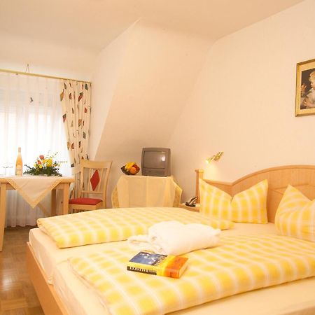 Gasthaus-Pension Zum Kreuz Штюлинген Экстерьер фото