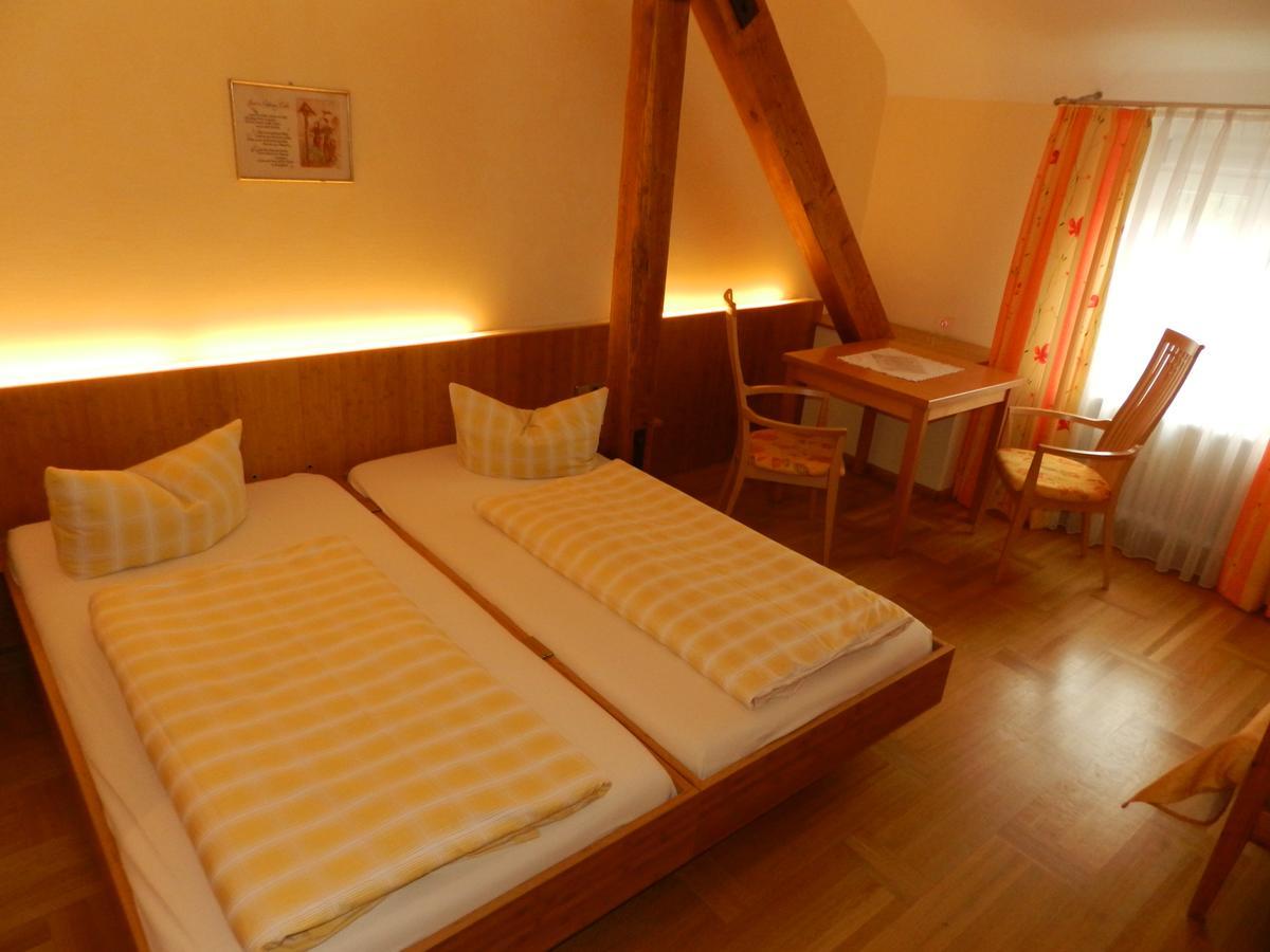 Gasthaus-Pension Zum Kreuz Штюлинген Экстерьер фото